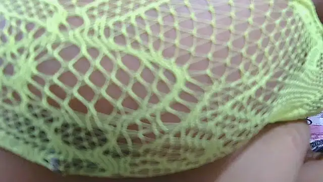 JuicyHoneyXO - Rub Boobs