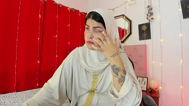 AishaAmin_ - 🤭 SHOW OPEN PUSSY 🤭