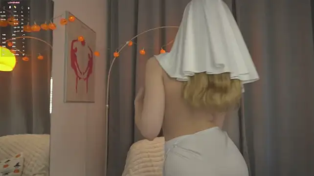 Stay_with_alice - Put fingers inside pussy