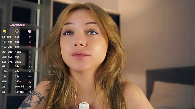 KateDolphin - take off pants and shake juice ass