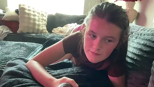 ItsKaylaa - oil my nipples and ass close to cam