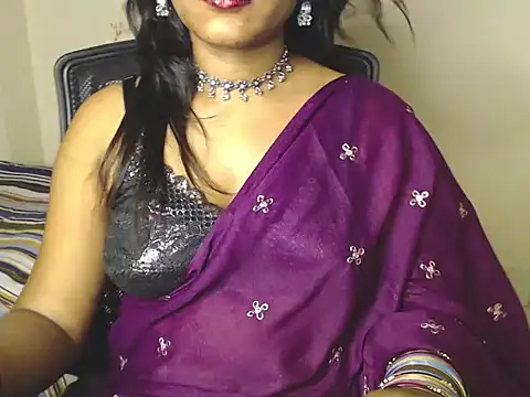SpicyHoneey - Dance in sareee