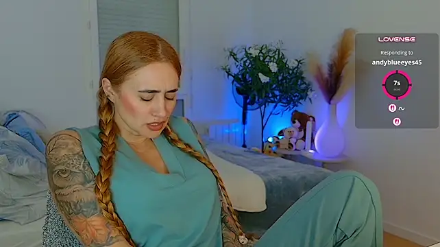 Pennyyy_ - naked and cum