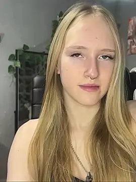 ArianaVellor - Squeeze BOOBS