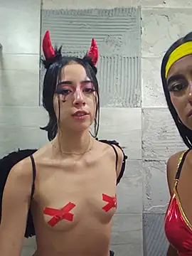 SAMY_AND_ARI - Suck pussy in public+video