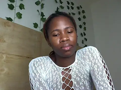 Sexyebony57 - naked 10 mins + oiled boobs