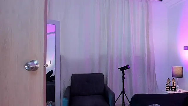 Xena_lawless - Make that girl horny and wet!!.😈