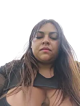 OUTDOORS_VELEN - Show pussy open😈