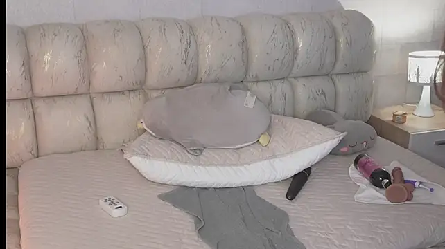 Alanna-Rosse - 🌸 Fingering pussy 🌸