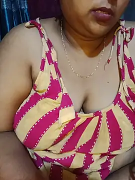 Piu_1202 - Boobs show