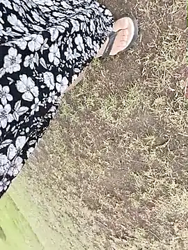 Brenda_Berck_ - under-the-dress camera view