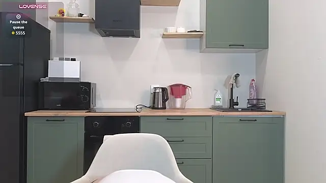 Helga_Muller - squeeze my tits