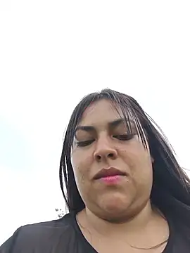 OUTDOORS_VELEN - Show pussy open😈