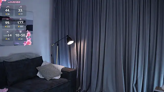 IsaStoots - Show my cute tits