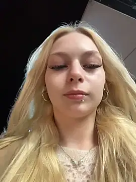AngelinaTous - I'll show my ass + spank 5 times🍑