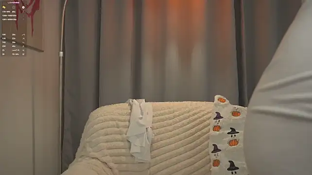 Stay_with_alice - Put fingers inside pussy