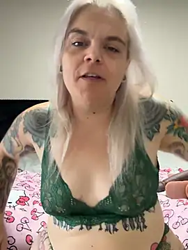 CherryBombBomb - Dildo pussy play 😈