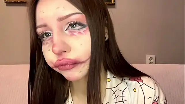 KittyShyy - Squeeze chest under your shirt