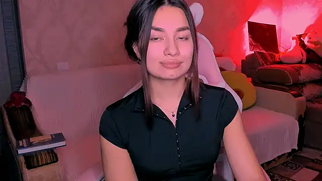 Swee_Alicee - poses on chair at short
