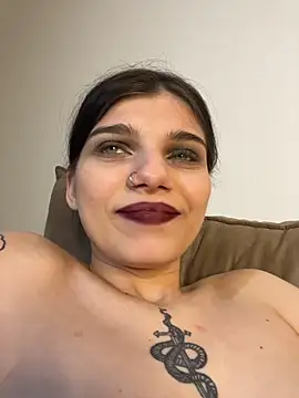 Britneydollx - lick my own nipple