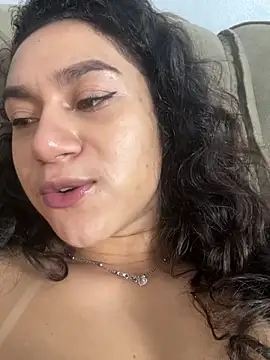 Yummi_bigclit - masturbation + finger in ass