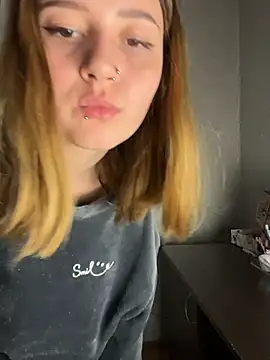 KiraSakura - SHOW ASS