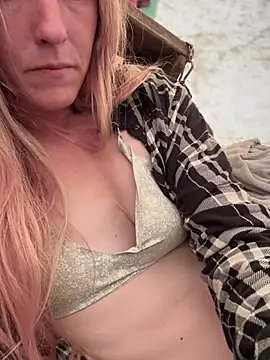 GoldenFlameGoddess - Make MILF moan