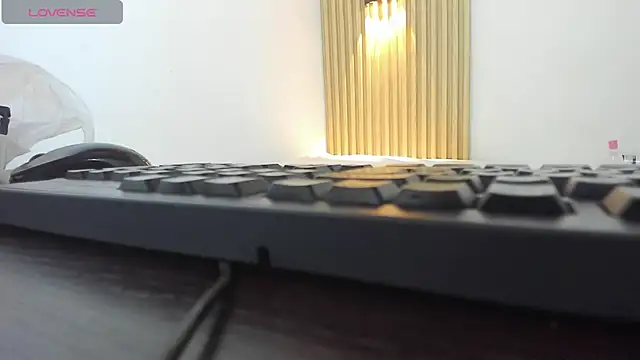 EllaScott7 - I'll show you my beautiful breasts