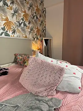 AnaisLabella - jerk off ur cock with my boobs