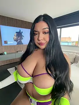 BeccaLenss - Let me see that wet pussy🚀