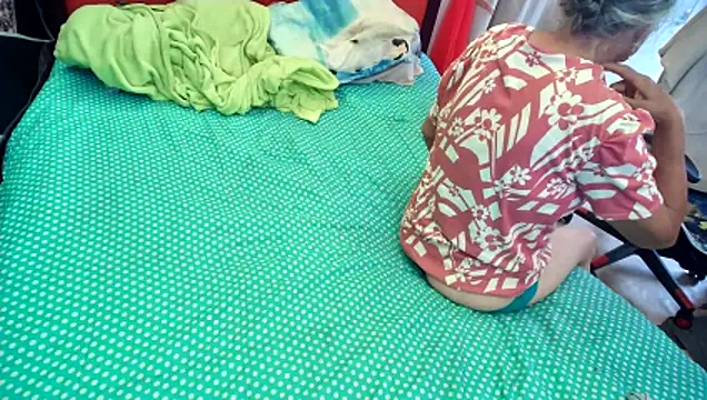 Grandma_Mature23 - SEX DOGGY STYLE