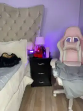 Giigii_Hadiid_ - PLAY FINGER MY PUSSY