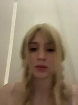 GirlsEcho - suck a finger