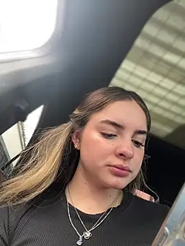Imlindapink - Play with pussy in dogo style 💗
