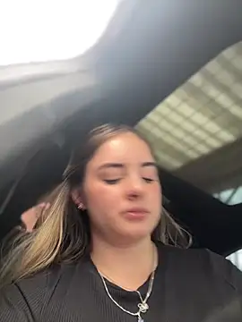 Imlindapink - Play with pussy in dogo style 💗