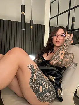 Charlotte_Rossee - drool on boobs