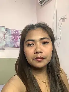 YaraSmith - playing boobs & twerk without panty🍑💦