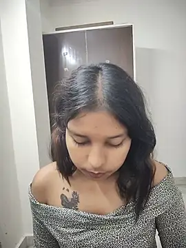 Ishaa_Cutie - outdoor showss nude
