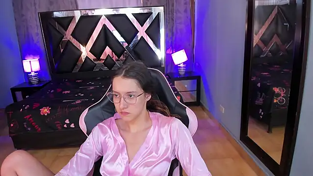 Linda4Petite