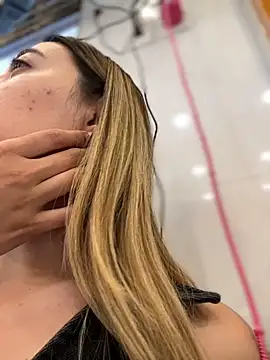 Kloe__t18 - Play with dildo At shower gym