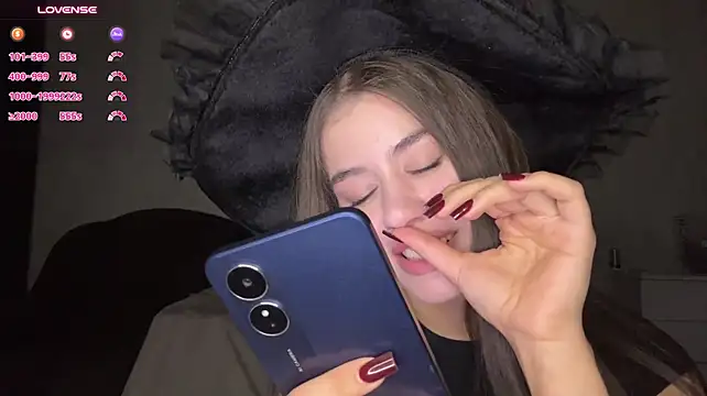 LypsiXo - should i suck 2 fingers close to cam?
