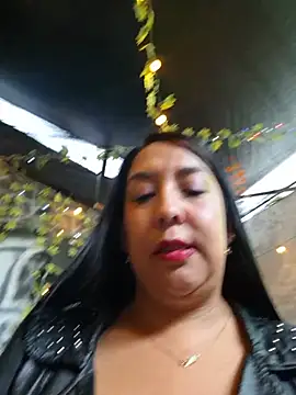 Keny__a - Removing your blouse in public 😈