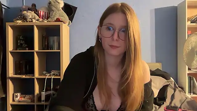 Thepretiestgirlhere - je crache sur mes seins 💦🍒