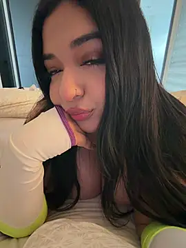 BeccaLenss - Let me see that wet pussy🚀
