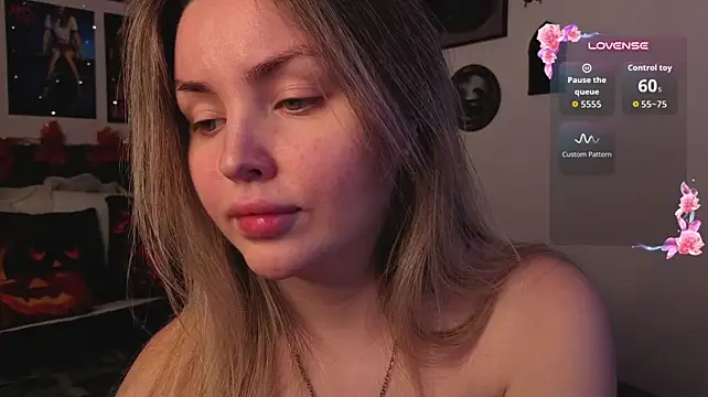 Lora_Rosee - PAMPER MY PUSSY WITH VIBRATIONS🥵