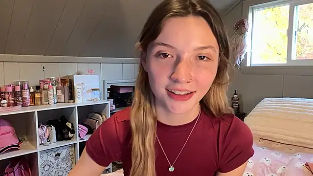 Kaialuvv - Strip to lingerie