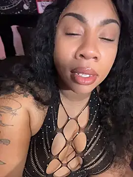 RoxieVoss - Ride The BBC