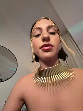 Anna_Gilbert - Topless+massage tits close up