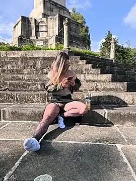 VALELUXX - Show my boobs! Here! 🔥💦