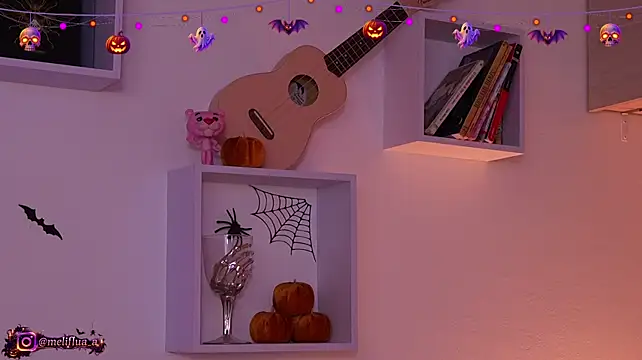 Melifluaa - dance naked in heels <3